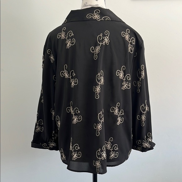 🇨🇦 Tradition Vintage Embroidered Blouse — Black & Cream / Whimsigoth Medieval - Picture 4 of 5